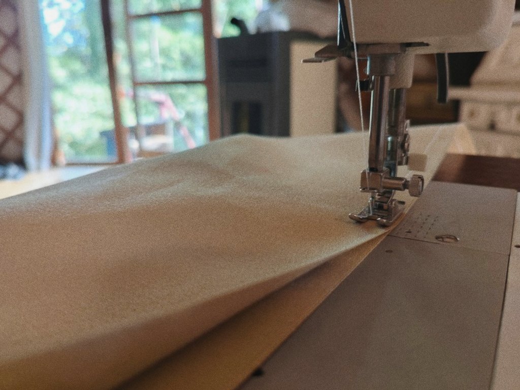 Tela acrílica resinada beige cosida a máquina para la cubierta de una yurta